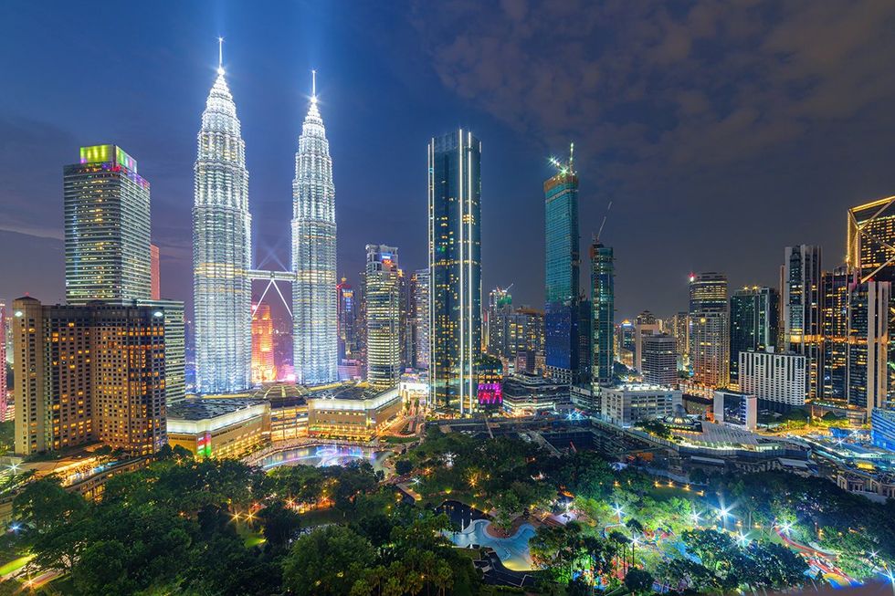 马来西亚吉隆坡 KLCC 公园的空中夜景