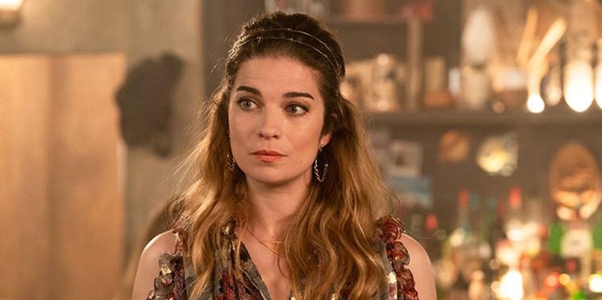 10 Things Fans Don't Know About Annie Murphy From Schitt's Creek