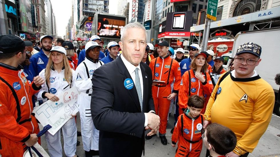 Bill White and space shuttle supporters