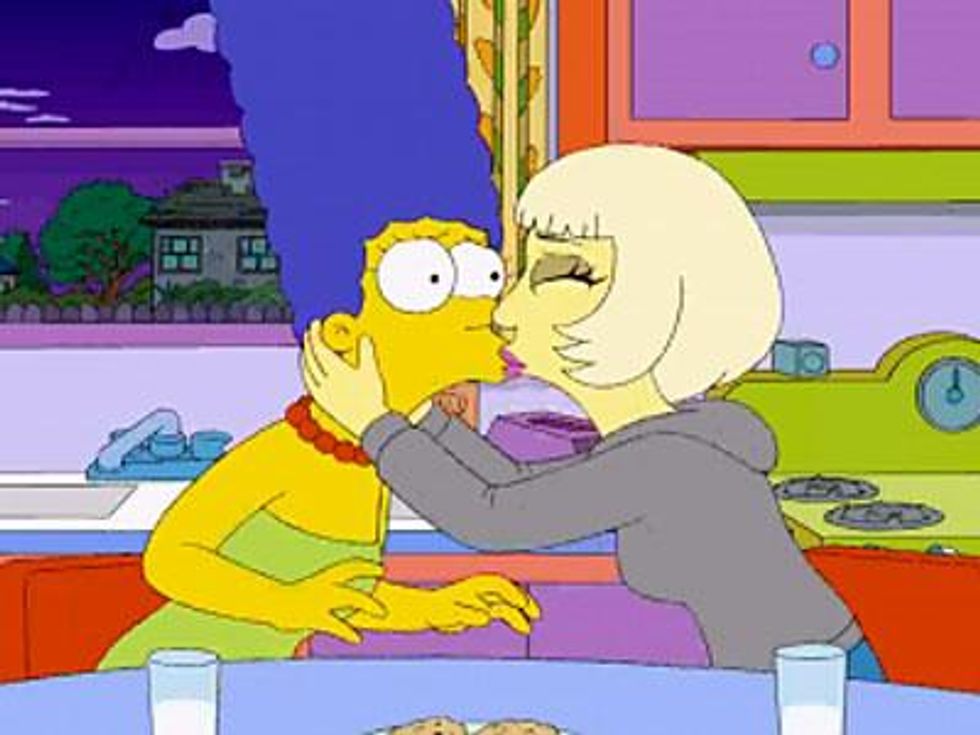 Lady Gaga Lesbian Porn - WATCH Lady Gaga Makes Out With Marge Simpson
