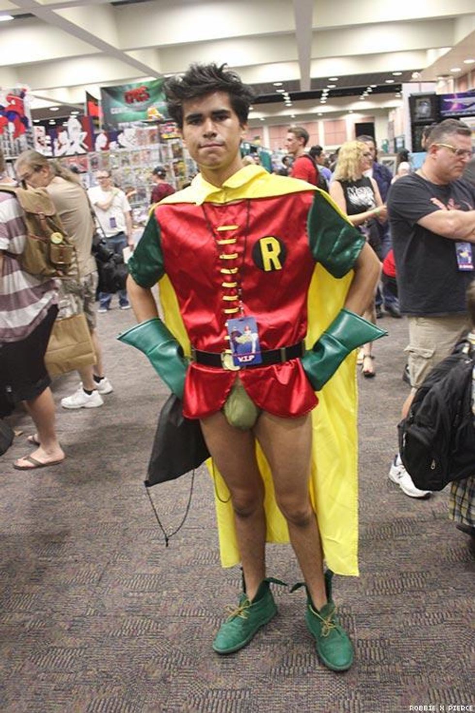 31 Pics of Sweaty Attendees at Palm Springs Comic Con