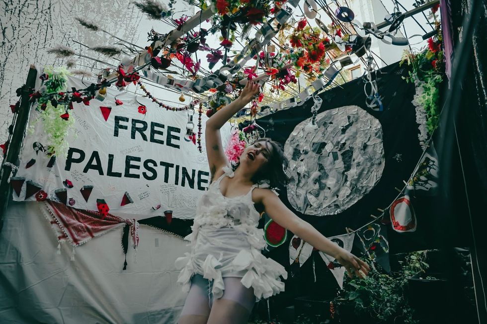 Photo Gallery Full Moon Drag Troupe Anti-Zionist Jewish Queer Artists HOT 2 ROT Sukkot Drag Outdoor Community Garden Spectacular Brooklyn, New York