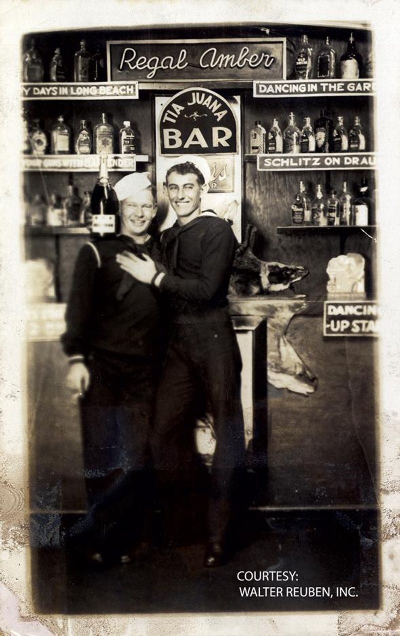 13 Vintage Gay Photos Taken at the Dawn of Photography