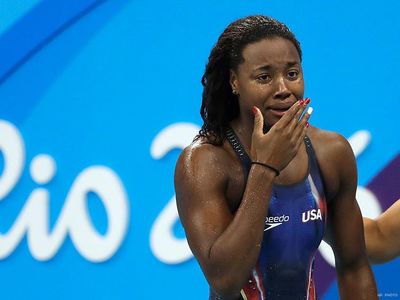 First African American to hold world record in swimming advocates for Black  children to swim