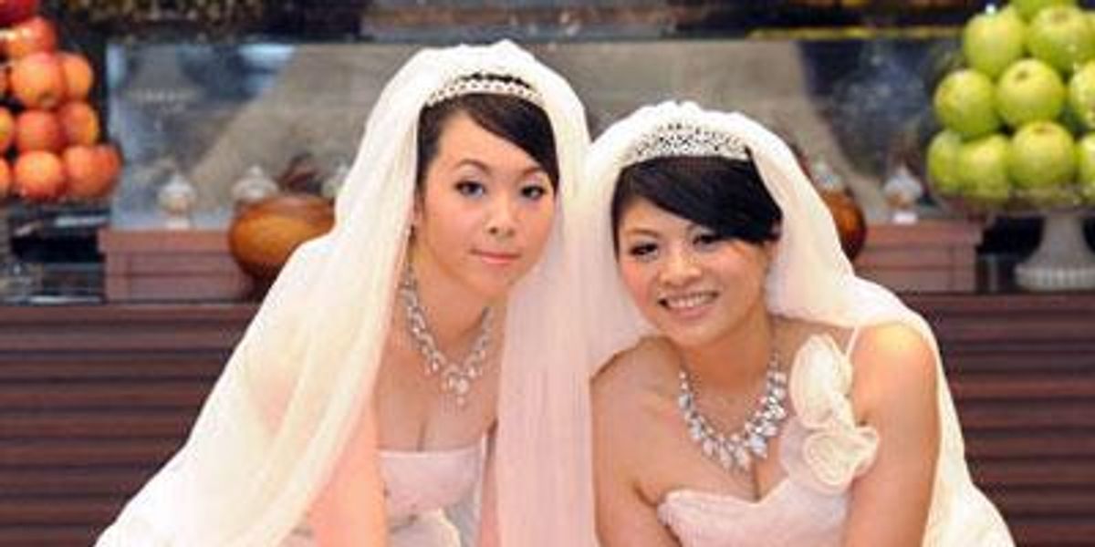 Same Sex Buddhist Couple Marries In Taiwan