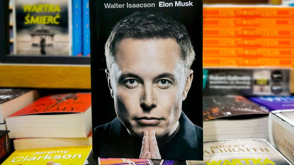 Walter Isaacson book Elon Musk Biography bookstore display