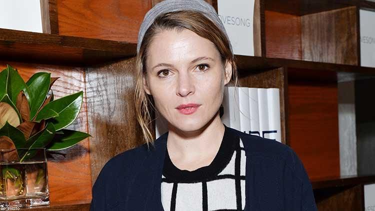 The Girlfriend Experiences Amy Seimetz On Sexual Agency And Harassment