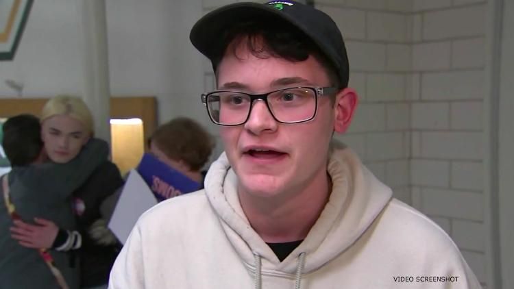 Chicago Area High Schools Side With Trans Students On Locker