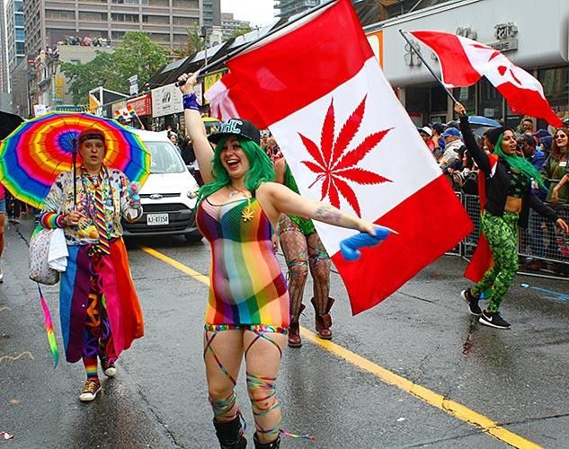 PHOTOS Toronto Shows Off Its Pride