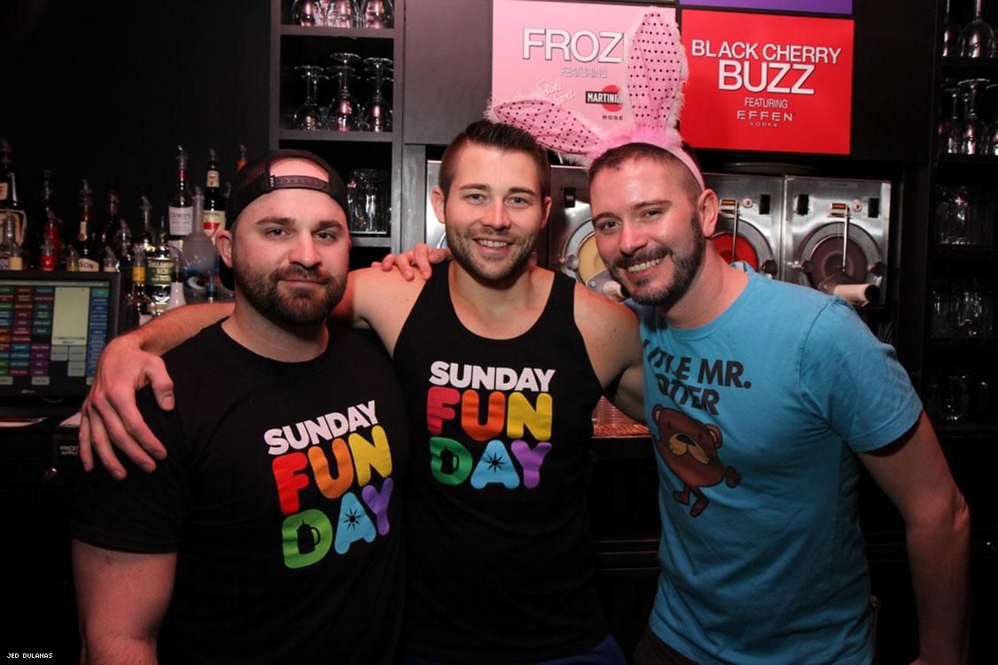 chicago gay bar sidetrack