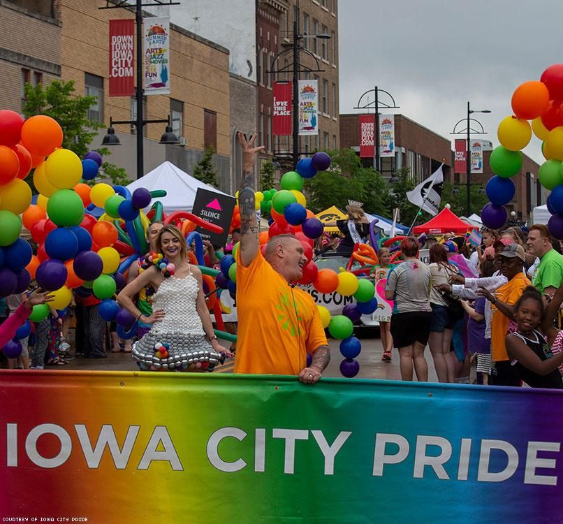 39 Photos of Iowa City Pride Bring Out the Sunshine